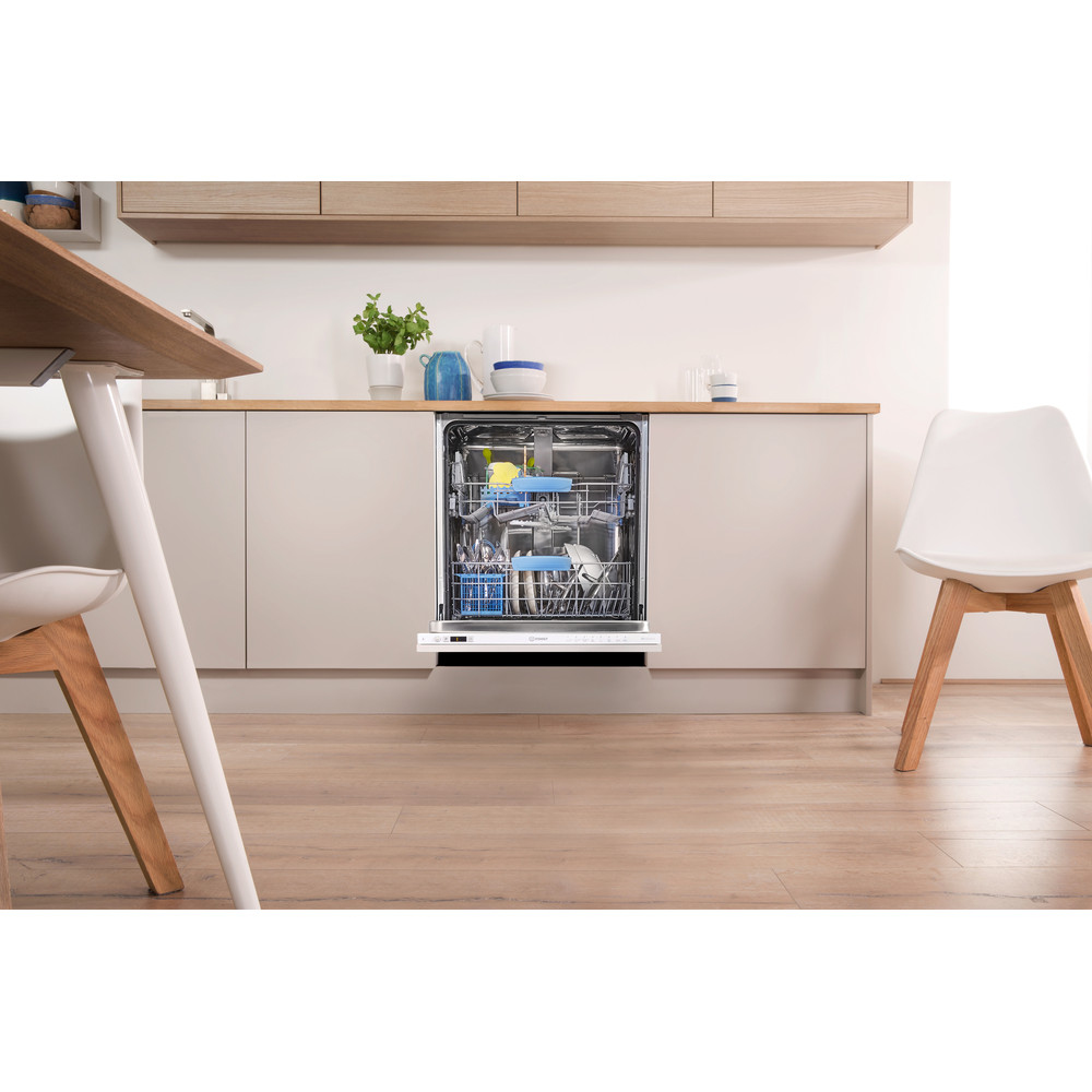 Indesit DIFP 8T96 Z UK – image 4
