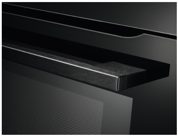 AEG KMK761080B 43 L Black – image 2