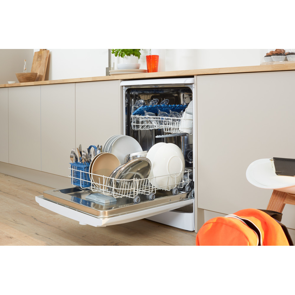 Indesit DFG 15B1.1 UK – image 4