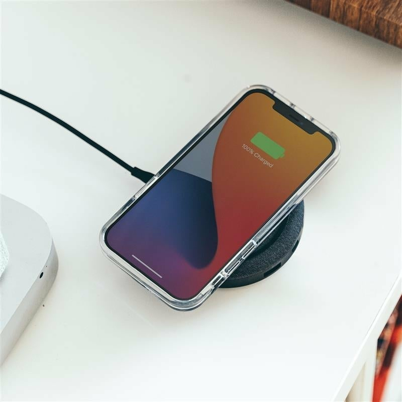mophie Wireless Charging Hub – image 6