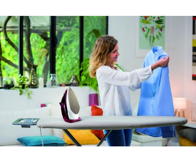 Tefal Ultimate Anti-Calc FV9775 iron Dry & Steam iron Durilium Autoclean soleplate – image 3