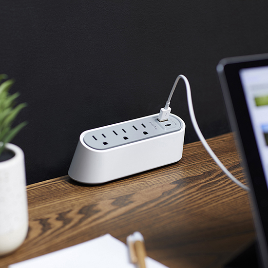 Middle Atlantic WSPC320CWH power adapter/inverter – image 3