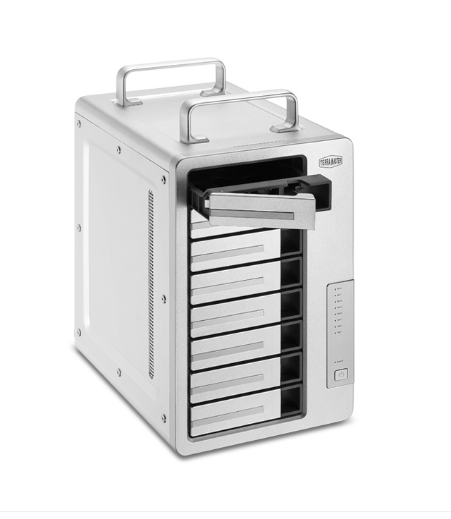 TerraMaster D8 Thunderbolt 3 – image 2