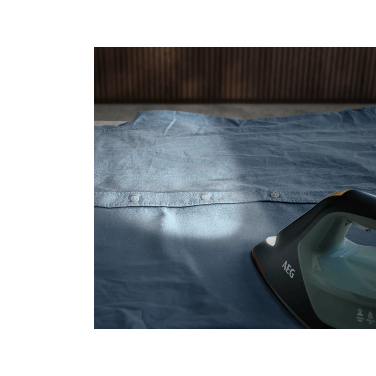 AEG ST8-2-8OG Pressurized steam ironing station – image 4