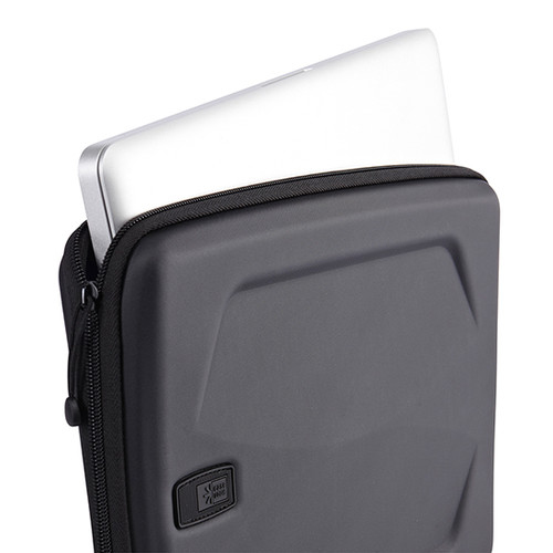 Case Logic 15" MacBook Pro Sculpted Sleeve – image 5