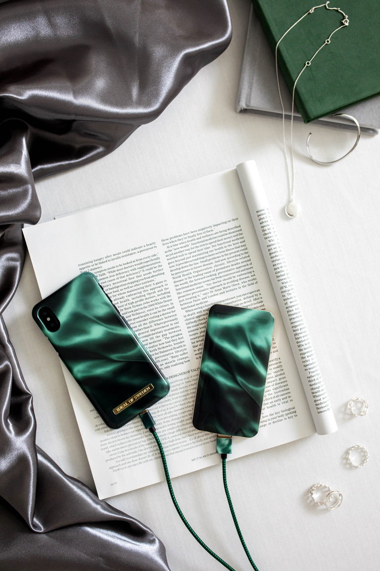 iDeal of Sweden Emerald Satin – image 2