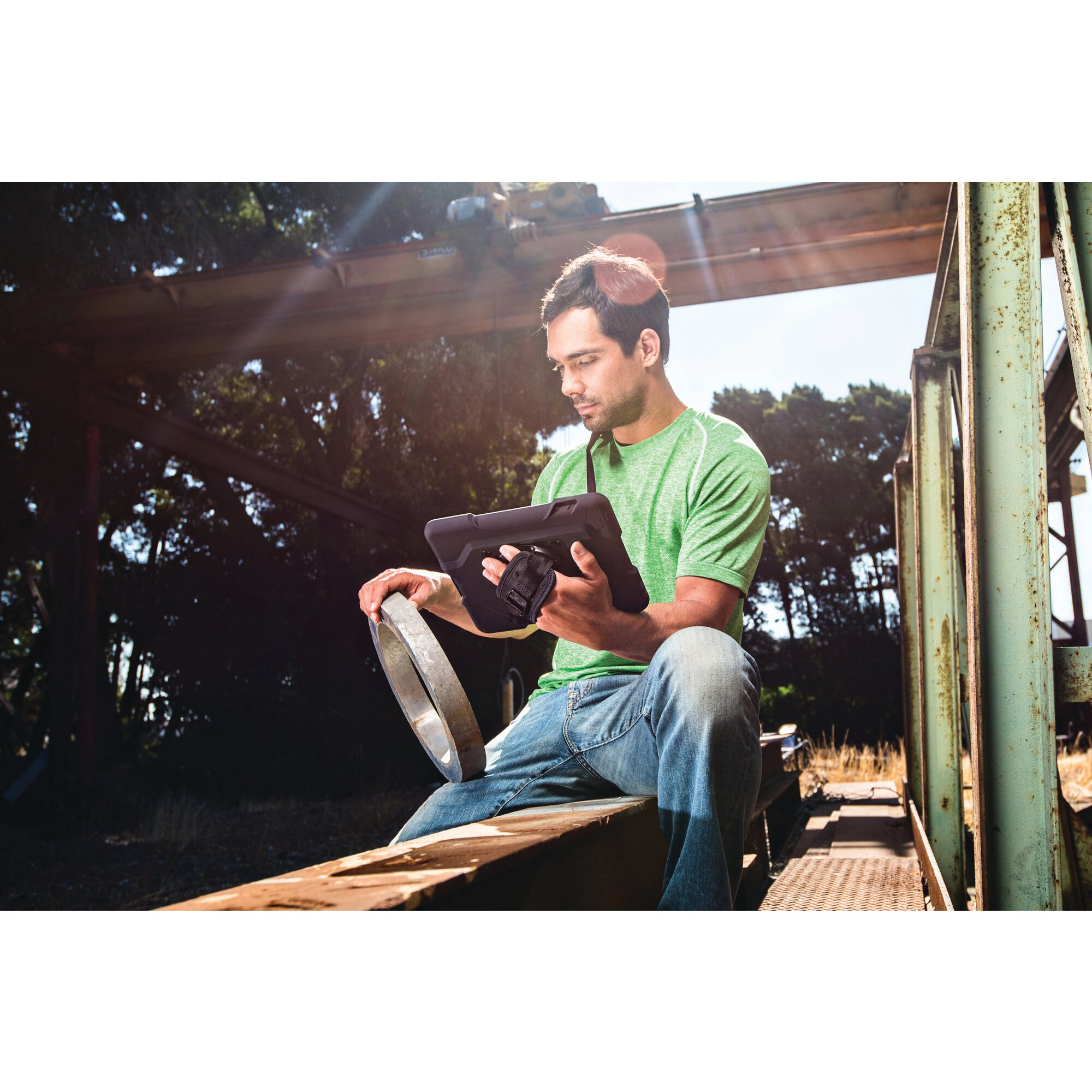 Kensington Rugged Protection Band for SecureBack for iPad 4th gen, 3rd gen & iPad 2 – image 5