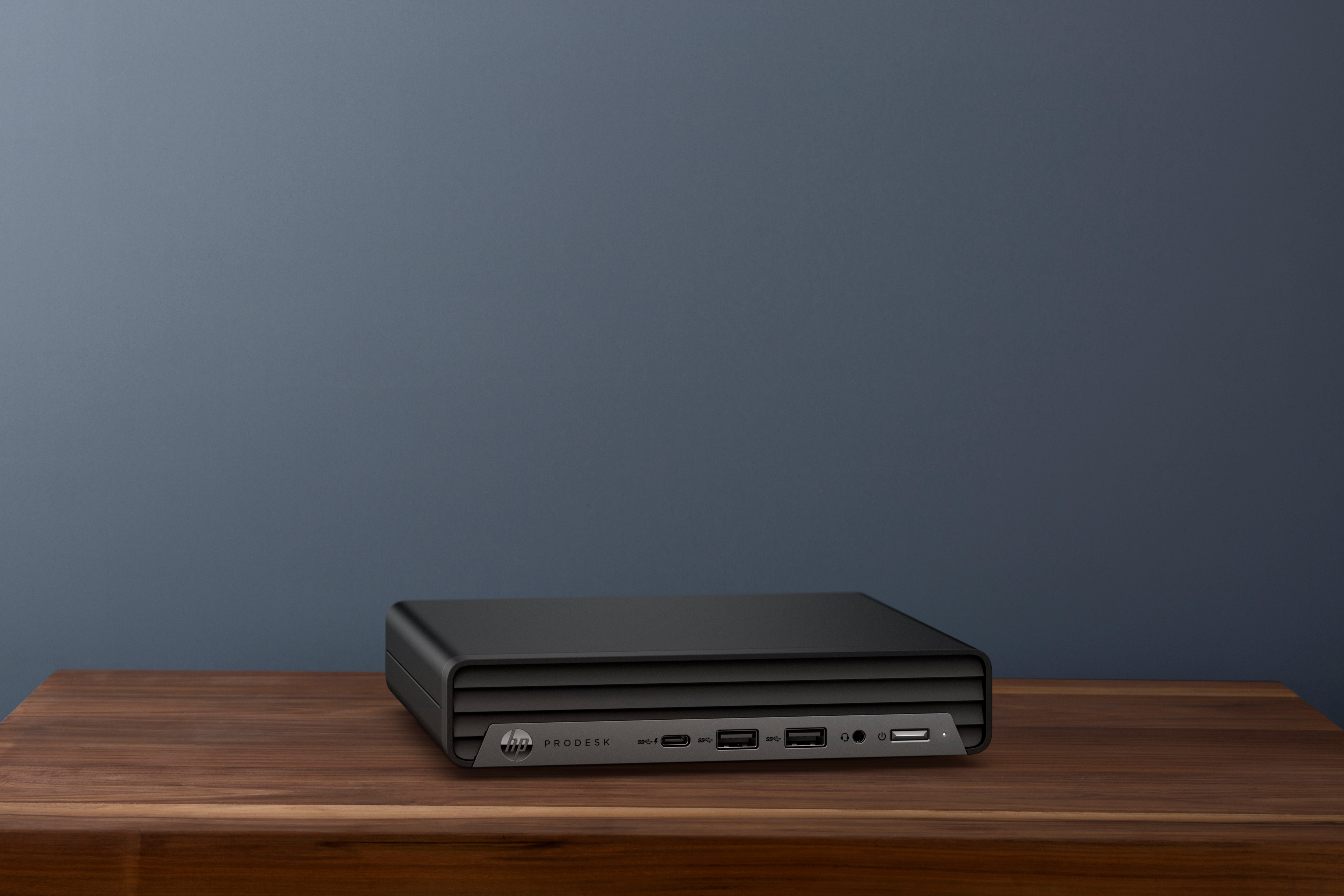 HP ProDesk 405 G6 AMD Ryzen™ 3 PRO 3200GE 8 GB DDR4-SDRAM 256 GB SSD Windows 10 Pro Mini PC Black image 5