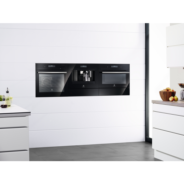 Electrolux EBC54524OZ Fully-auto Espresso machine – image 6