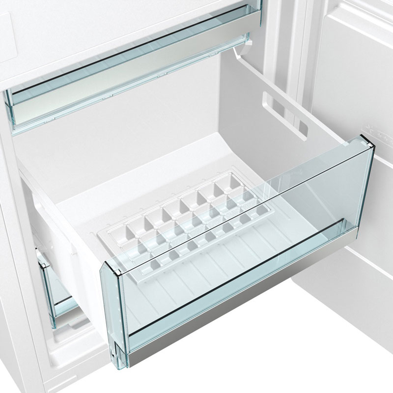 Hisense RIB322F4AW2 fridge-freezer Freestanding – image 9