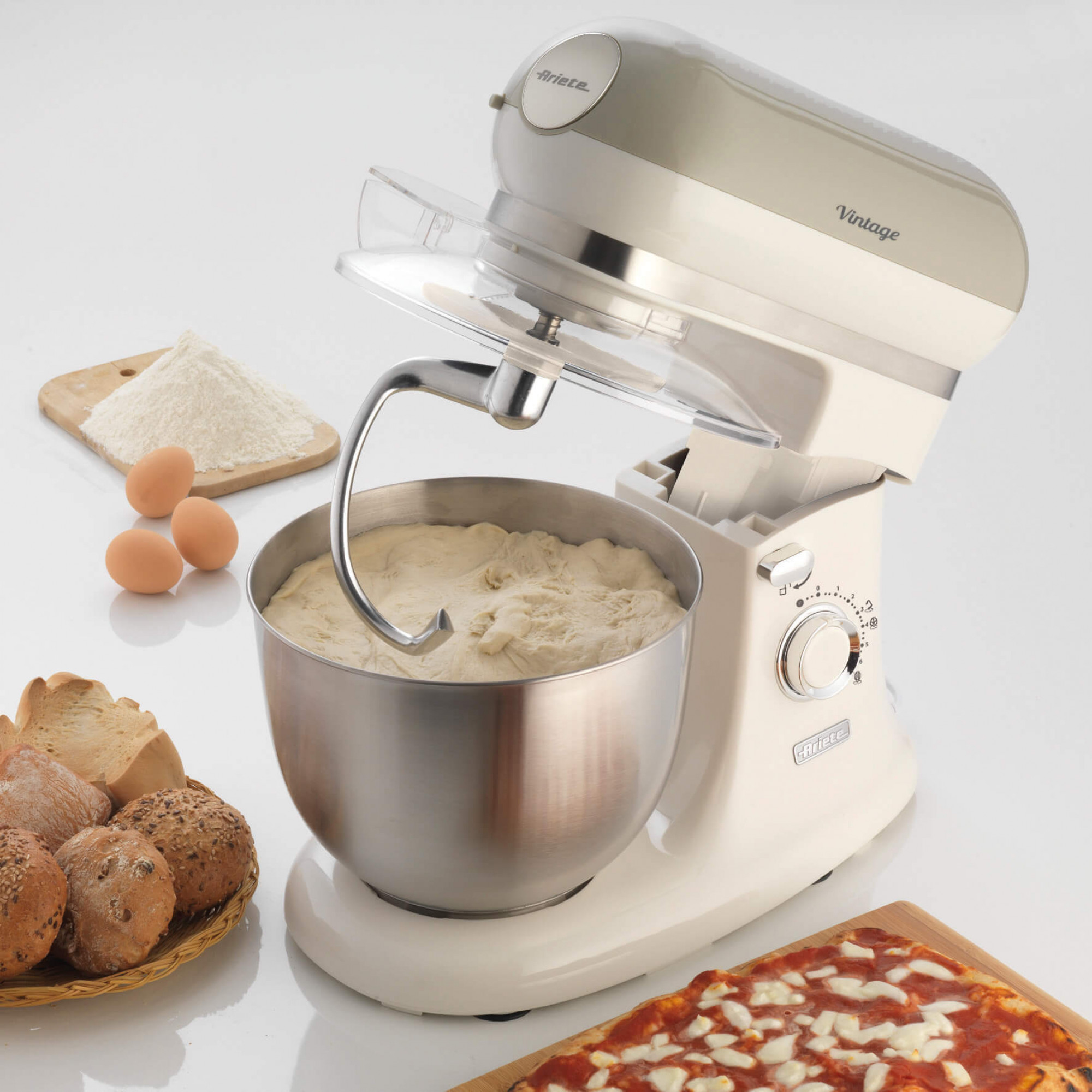 Ariete 1588 Vintage Mixer, Planetary Mixer for bread, pizza, cakes and pastries,5.5 L Capacity, 7 speeds, 2400 Watts, Pastel Beige – image 6