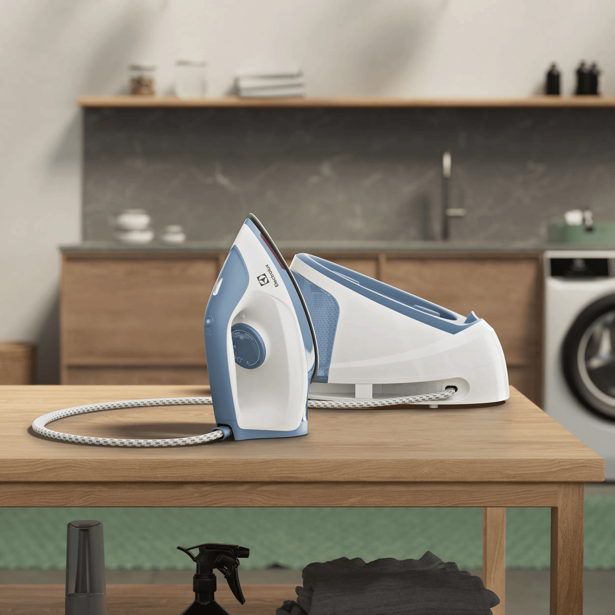 Electrolux E5ST1-2DB 2400 W 1.2 L Glissium soleplate Blue – image 4