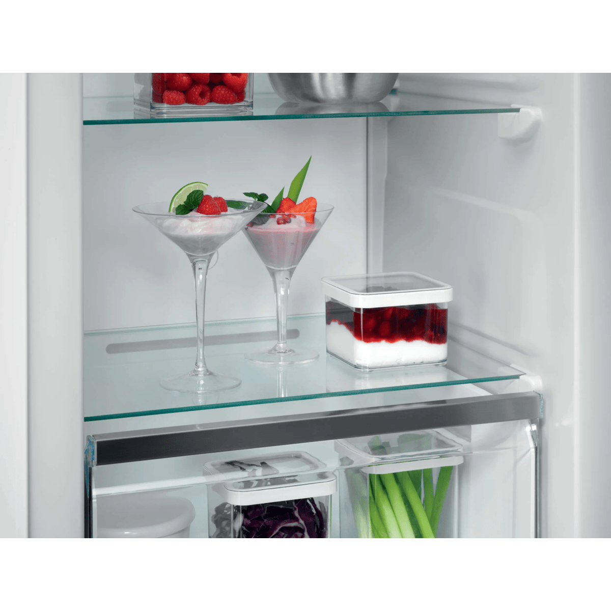 AEG PCA7000F Upright freezer Built-in – image 3