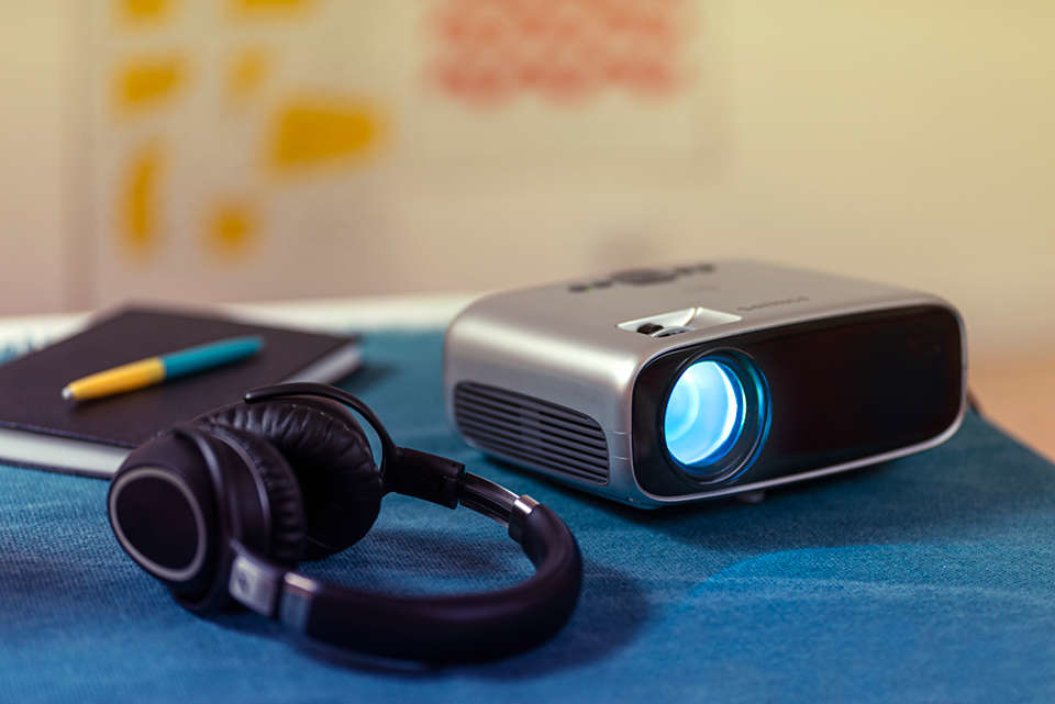 Philips NPX440/INT Short throw projector 2600 ANSI lumens LCD – image 6