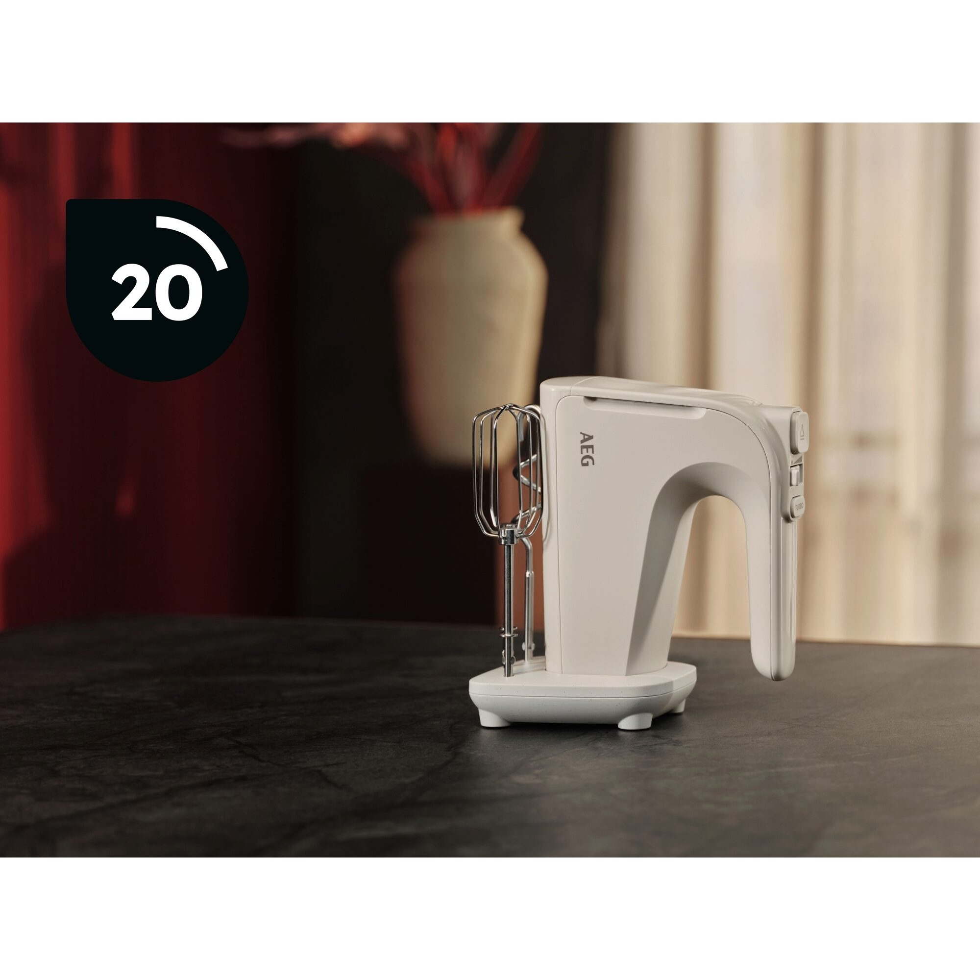 AEG AHM4W Hand mixer – image 6
