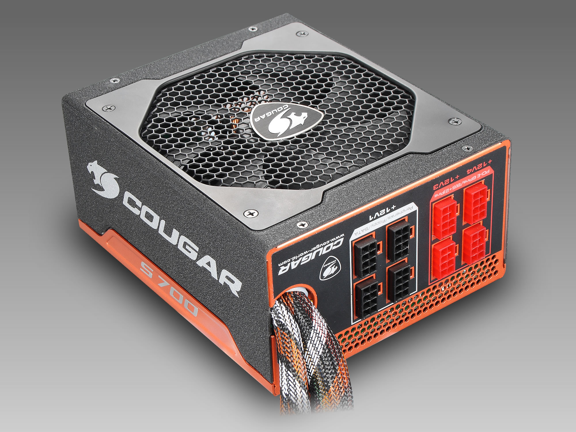 COUGAR S700 power supply unit – image 3