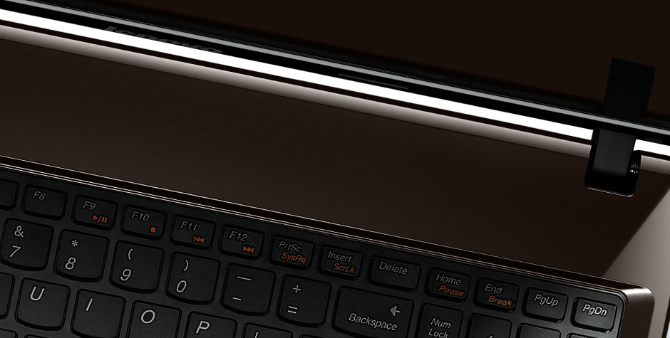 Lenovo IdeaPad G585 AMD E E2-1800 – image 3