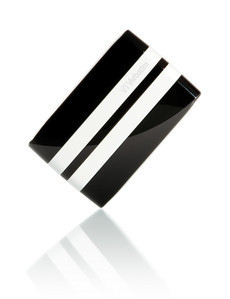 Verbatim GT Portable Hard Drive USB 2.0 500GB Black / White – image 4