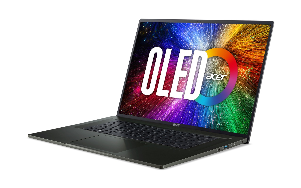 Acer Swift Edge SFE16-42-R94D AMD Ryzen™ 7 7735U Laptop – image 3