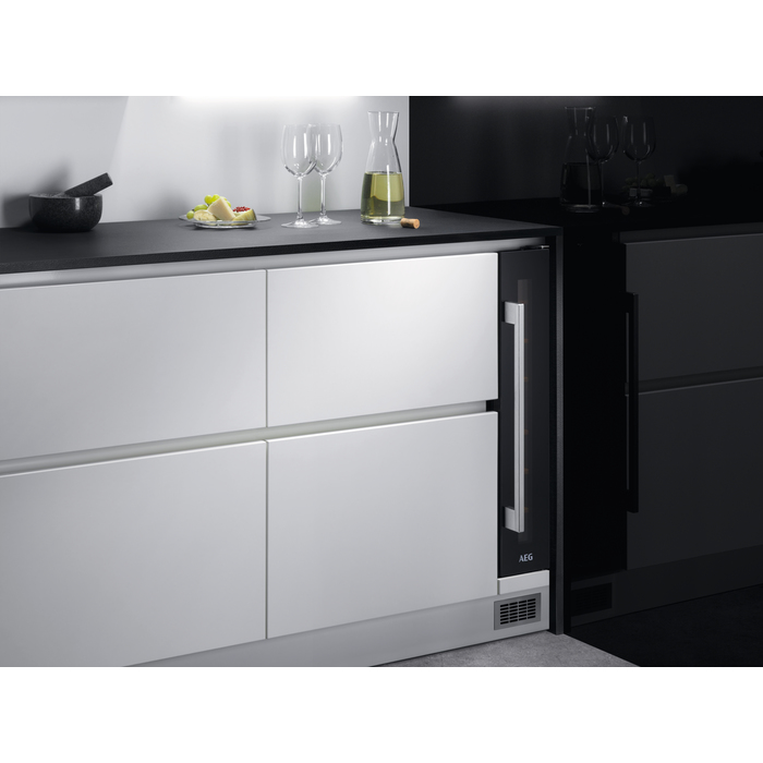 AEG SWB61501DG Compressor wine cooler Built-in Black, Silver 7 bottle(s) – image 3