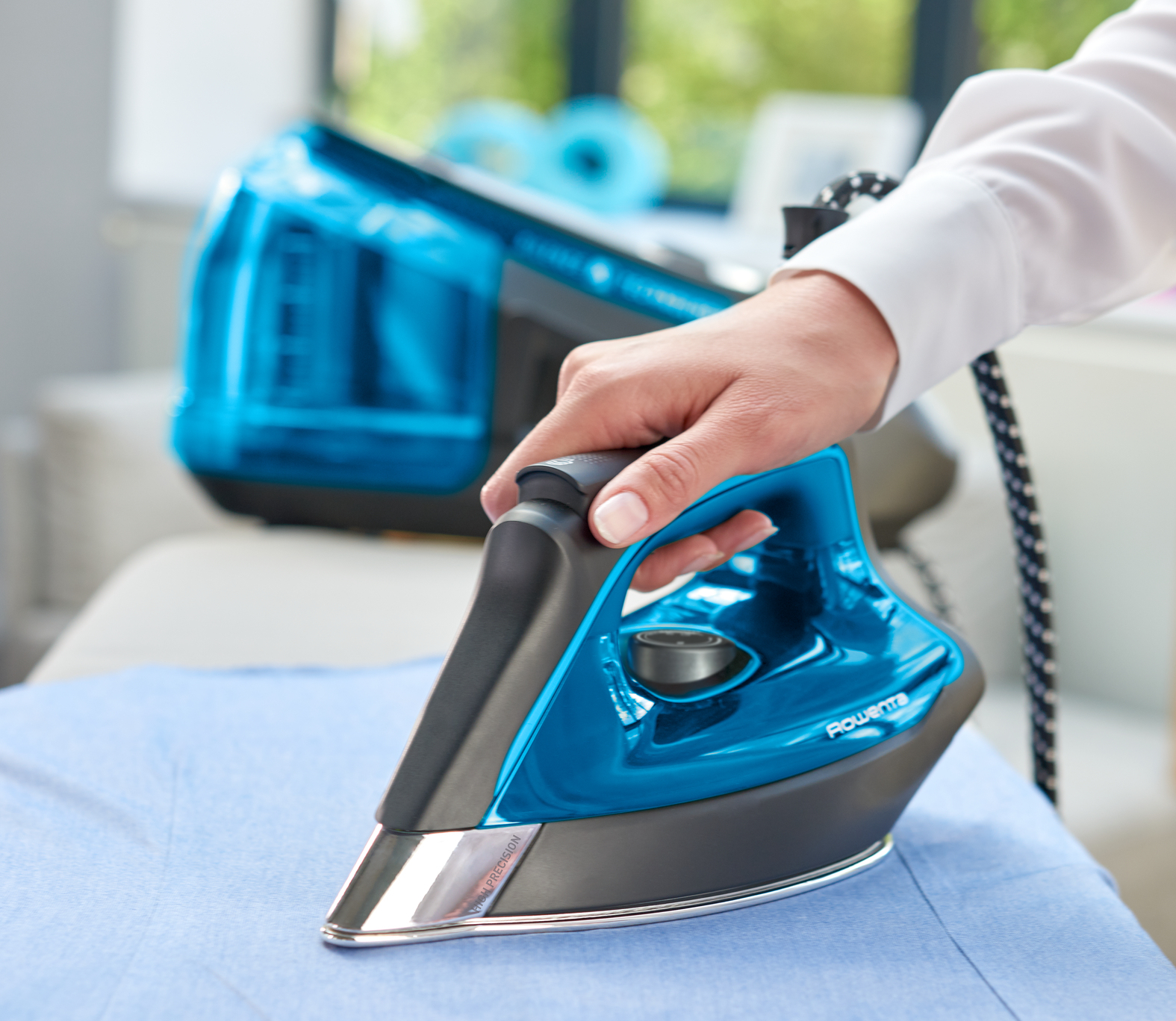 Rowenta DG9222 Pressurized steam ironing station – image 5