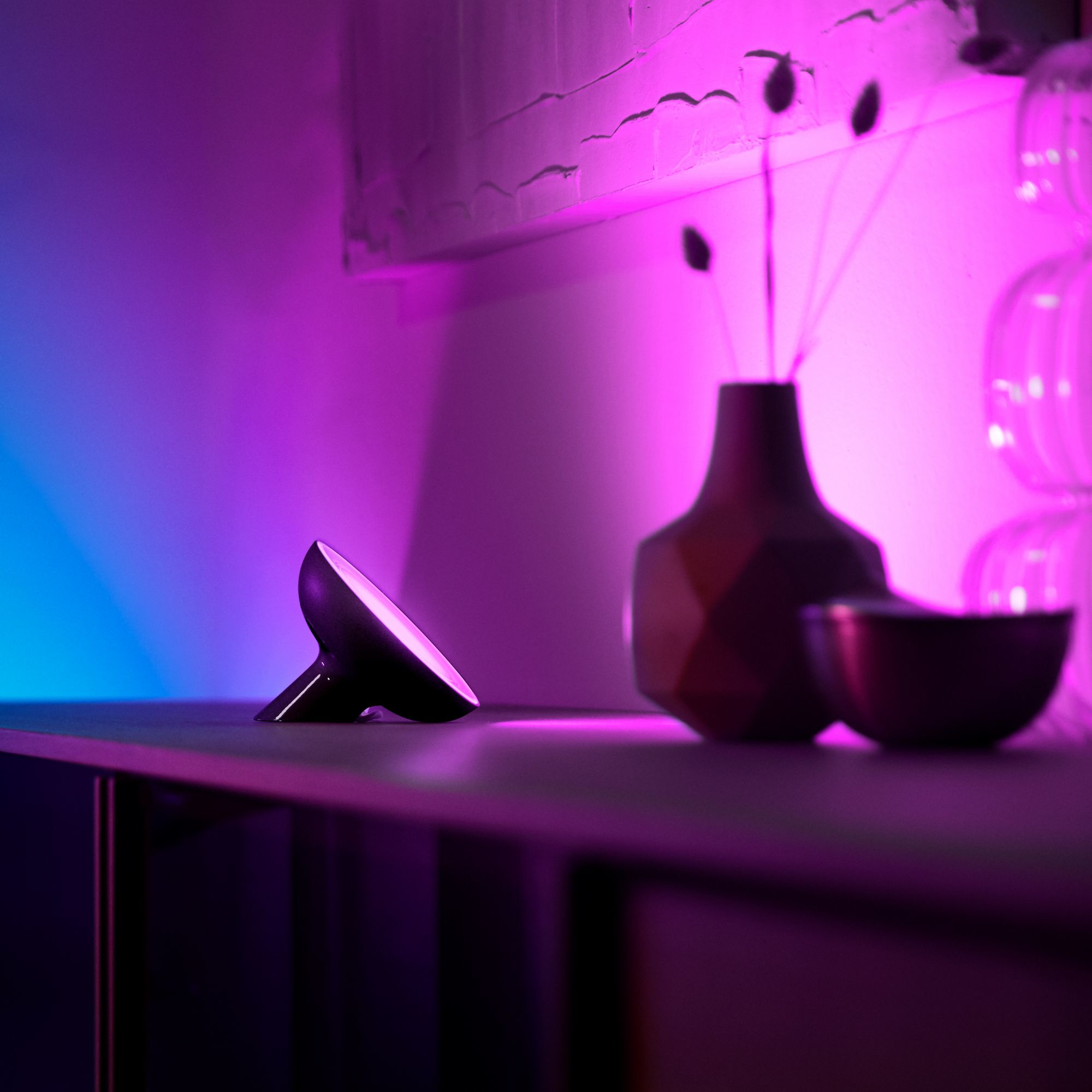 Philips by Signify Philips Hue White and colour ambience Bloom table lamp – image 7