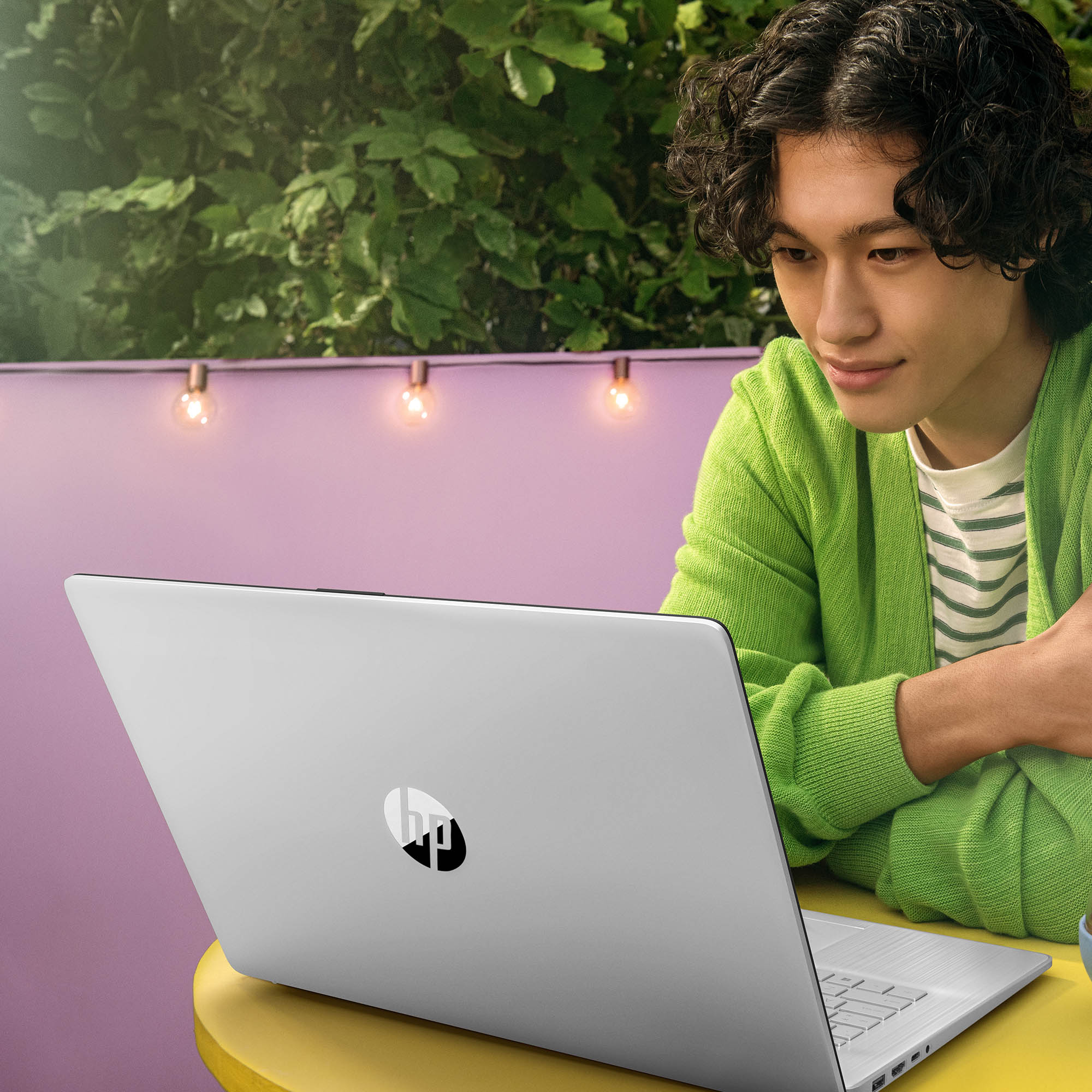 HP 17-cp2003na AMD Ryzen™ 5 7520U Laptop – image 9