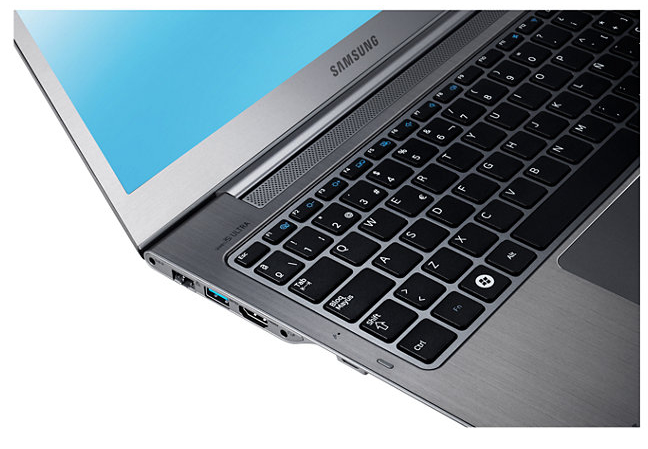 Samsung 5 530U3B-A01CL Intel® Core™ i5 i5-2467M Laptop – image 5