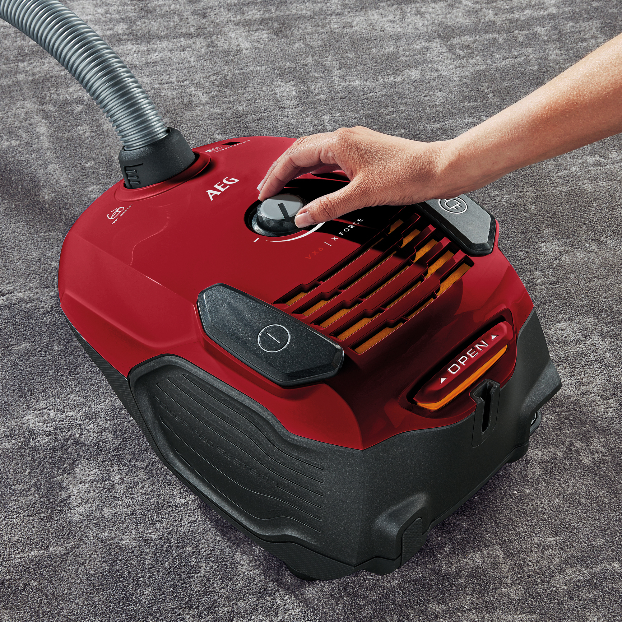 AEG VX6-1-LR 3.5 L Cylinder vacuum Dry 700 W Dust bag – image 3