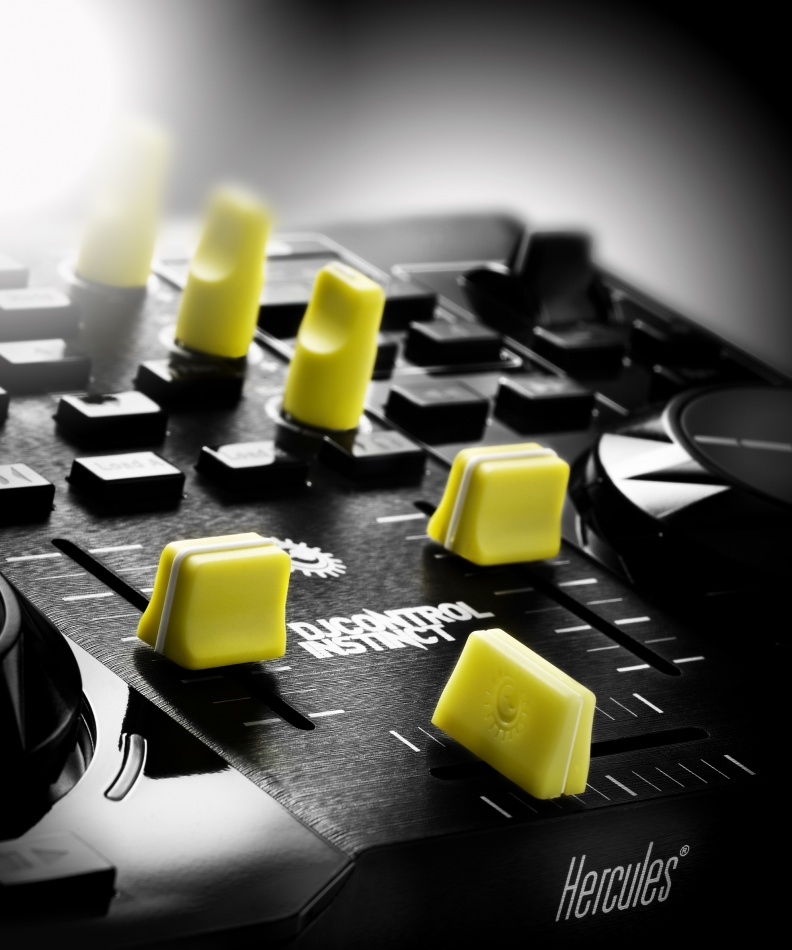 Hercules DJControl Instinct f/ iPad – image 4