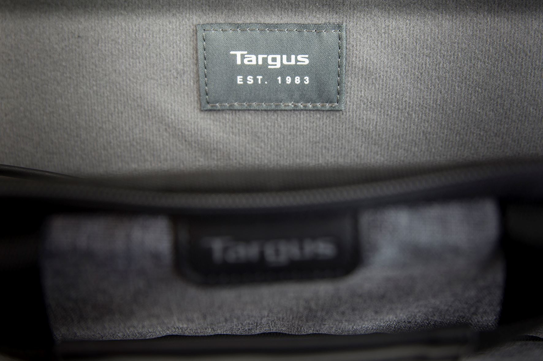 Targus Strata Pro 13-14 inch Slipcase – image 9