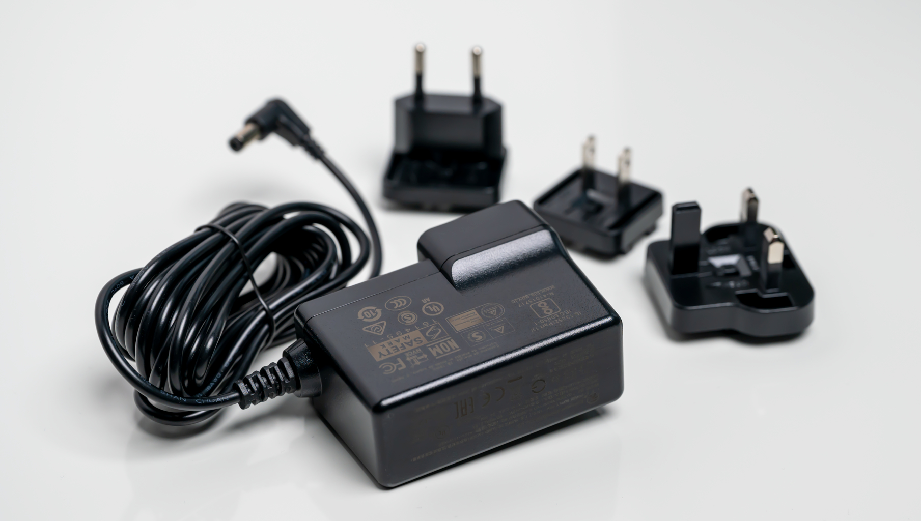 Humly HUM1006 eladaptrar inomhus 24 W Svart