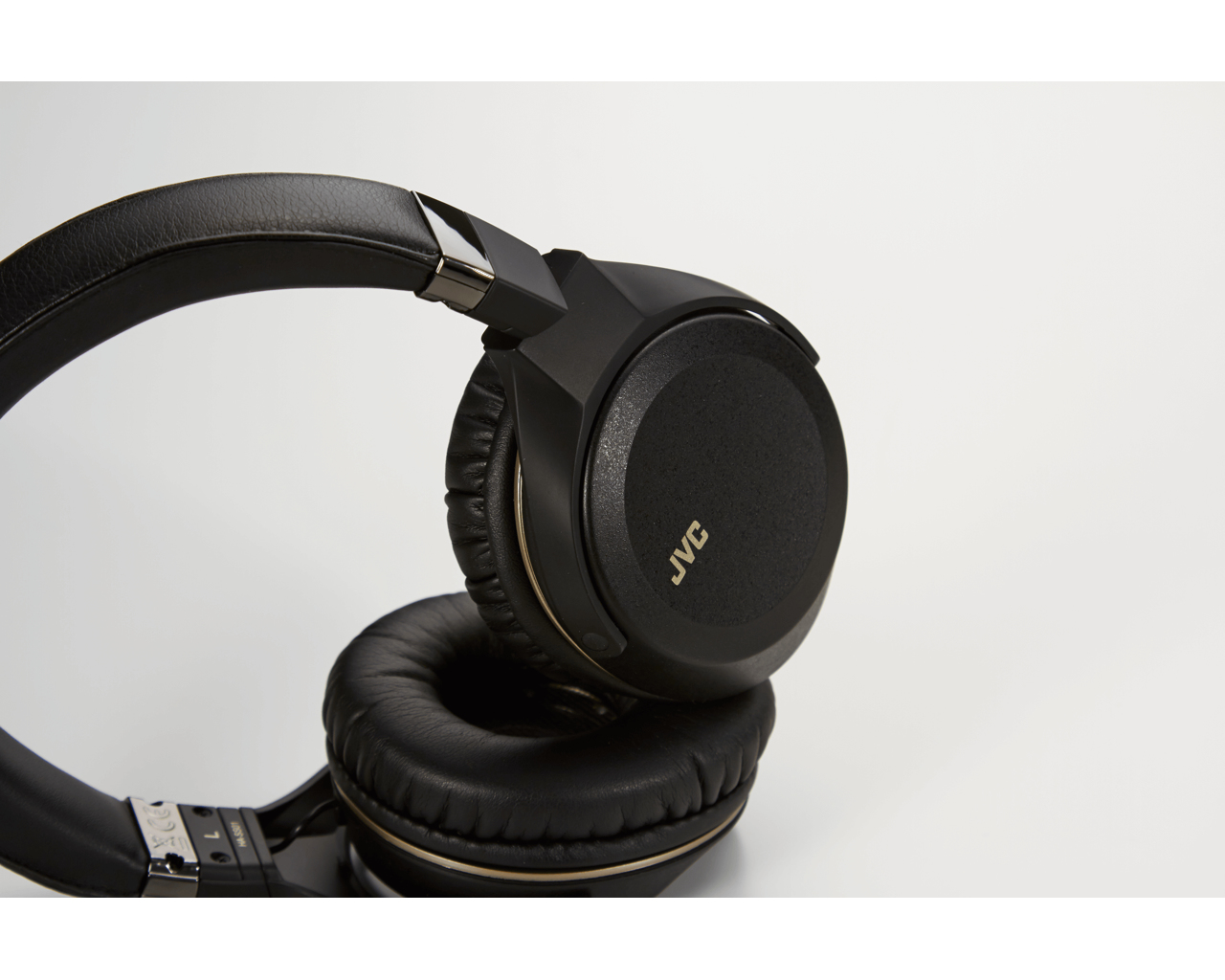 JVC HA-SHR02-E High-Res compatible headphones with triple magnet driver – image 5