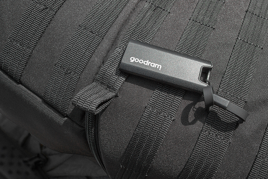 Goodram SSDR-GMRE-02T-K0 external solid state drive 2 TB 3.2 Gen 2 (3.1 Gen 2) Black image 3