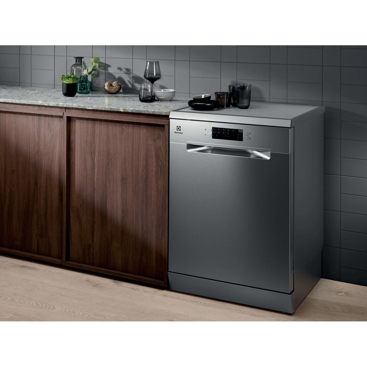 Electrolux ESM48200SX Freestanding 14 place settings – image 3