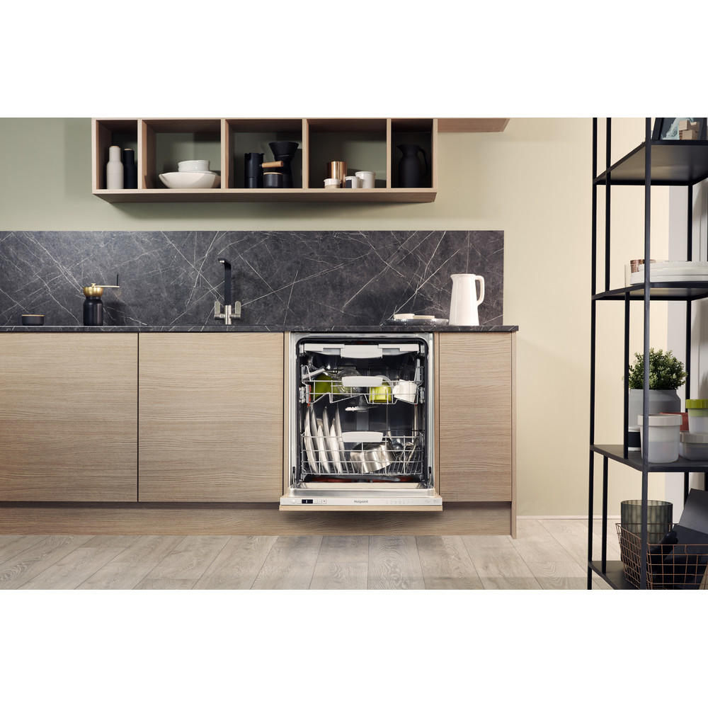 Hotpoint HIC 3C26 WF UK – image 5
