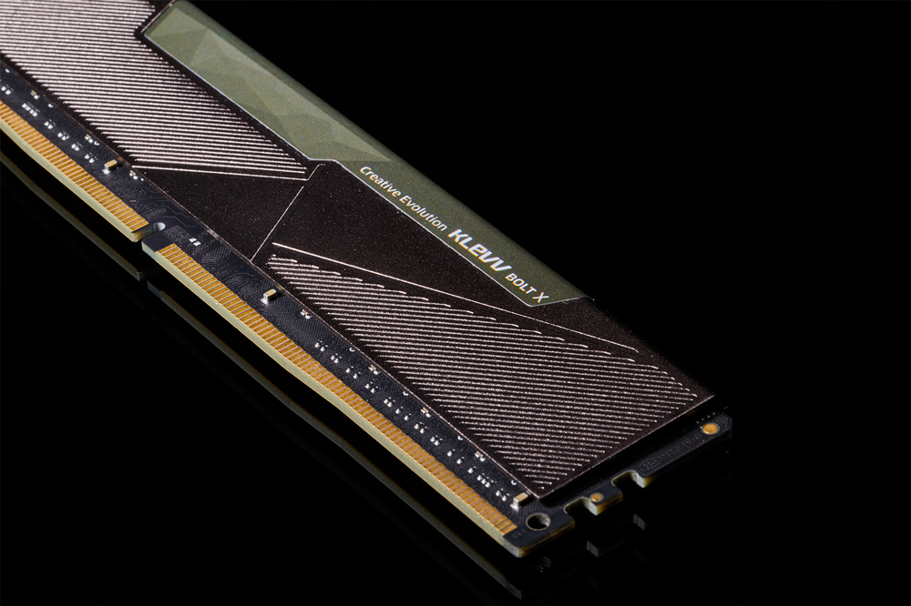 Klevv 8GB 3200MHz CL16 DDR4 GAMING RAM MODULE 16-18-18-38 1.35V BOLT X image 6