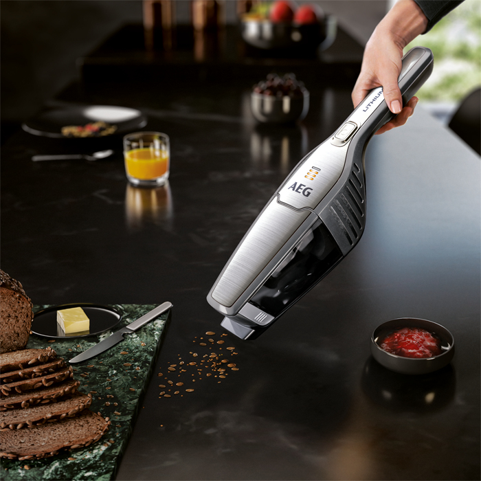 AEG CX7-35TM 2-in-1 stick vacuum Battery Dry Bagless – image 3