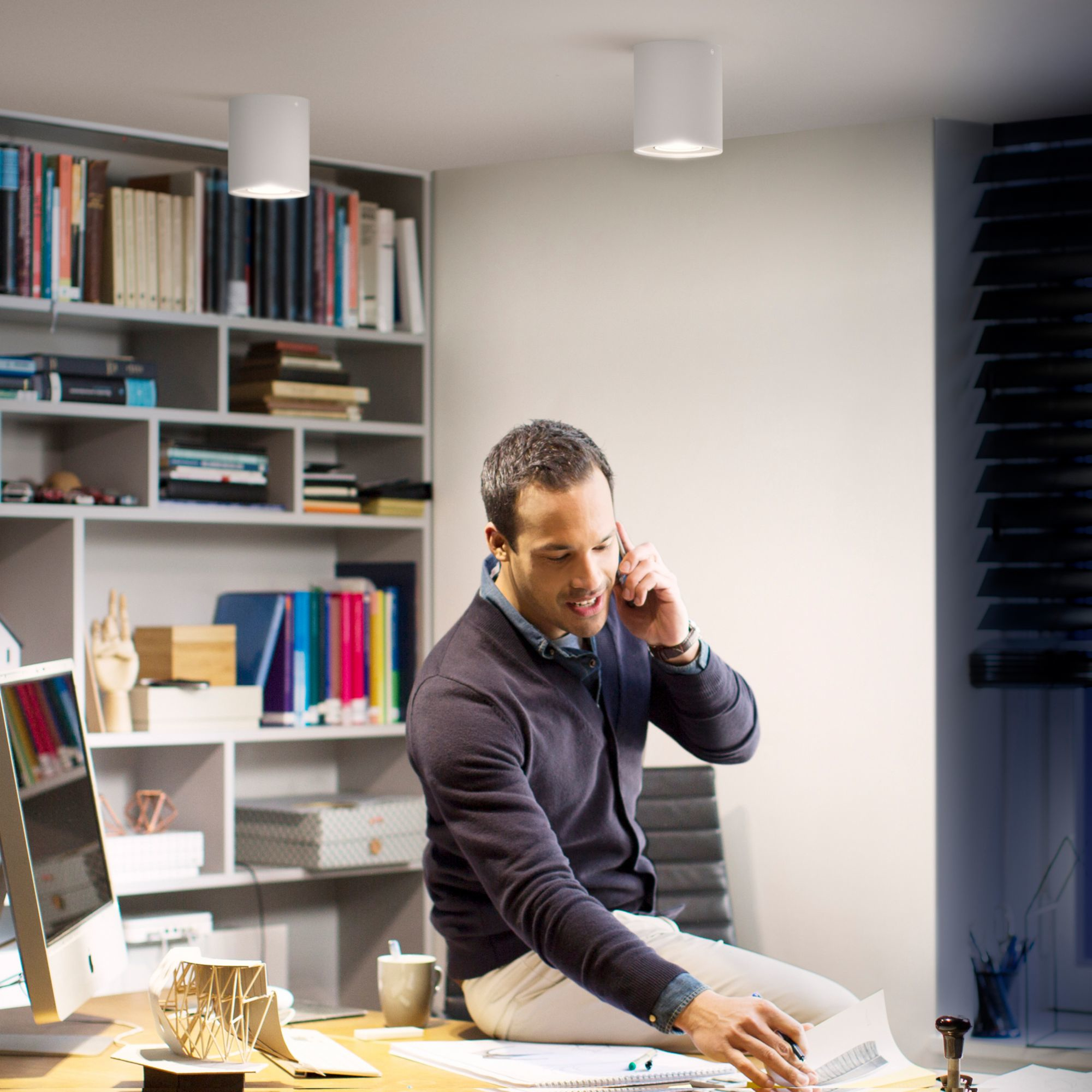 Philips by Signify Philips Hue White ambience Pillar single spotlight – image 9