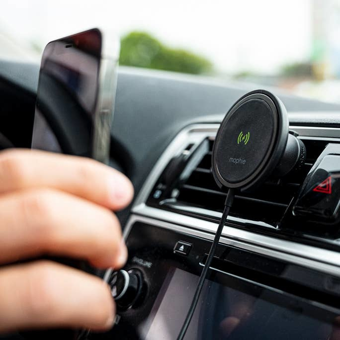 mophie snap+ wireless vent mount – image 4
