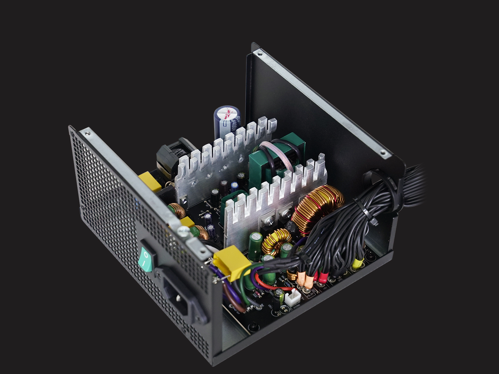 Gamer Storm PF650L power supply unit – image 6