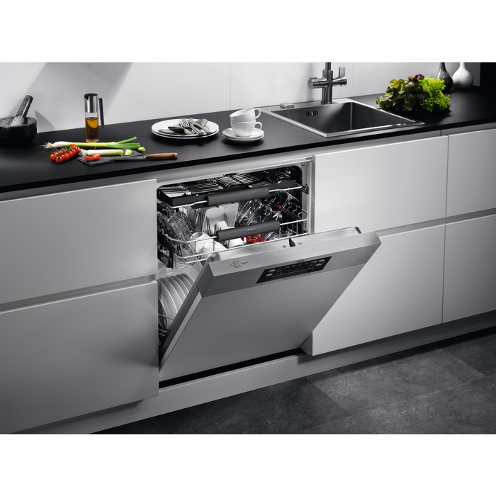 AEG FEE63727PM Semi built-in 15 place settings – image 9