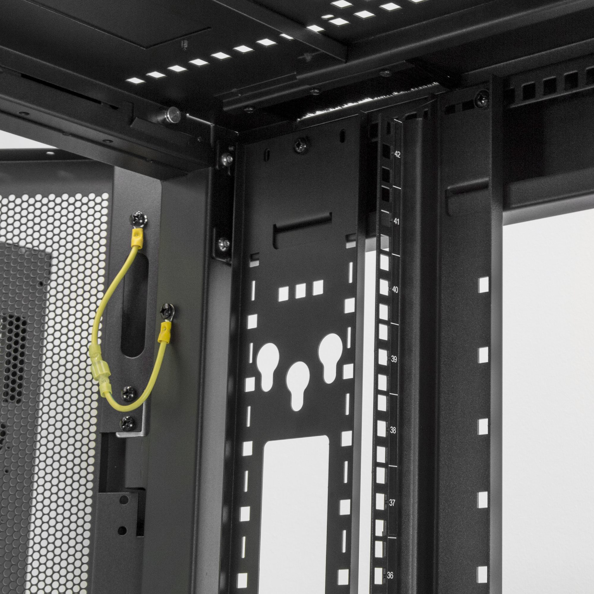 StarTech.com 42U Enterprise-Grade Server Rack Cabinet Kit – image 7