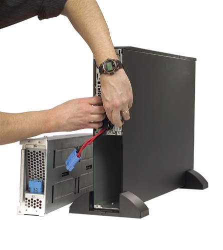 APC Smart-UPS XL Modular 3000VA 120V Rackmount/Tower – image 6