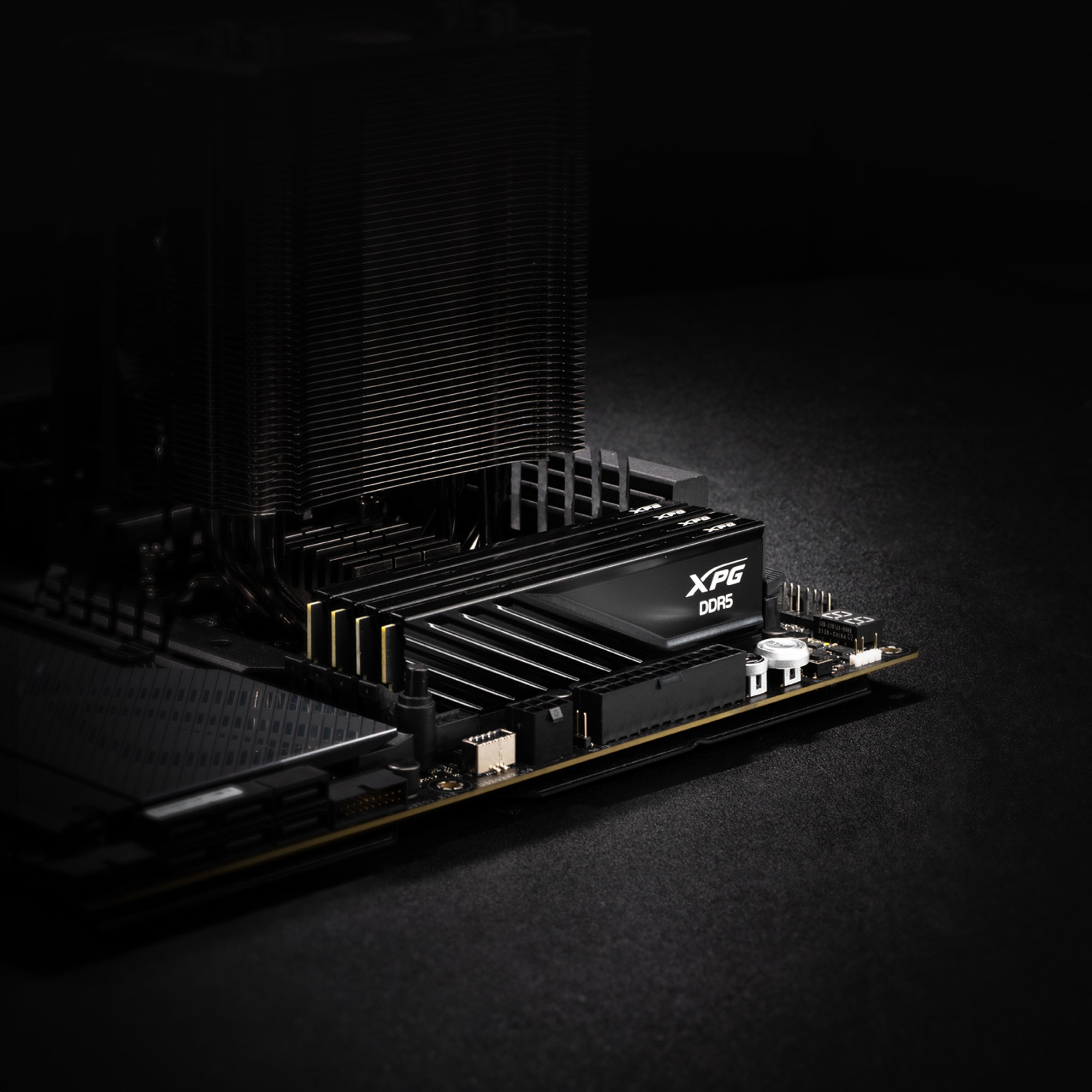 Memoria RAM Adata XPG Lacer Blade - DDR5 - 8GB - 5600MHz - UDIMM - Blanco - Para PC - AX5U5600C468G-SLABWH Memoria RAM Adata XPG Lacer Blade - DDR5 - 8GB - 5600MHz - UDIMM - Blanco - Para PC - AX5U5600C468G-SLABWH