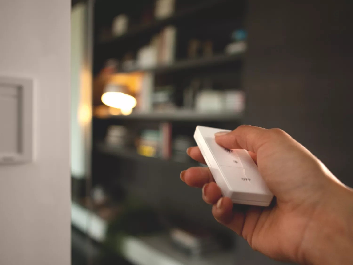 Philips by Signify Philips Hue 046677473372 smart home light controller White – image 8