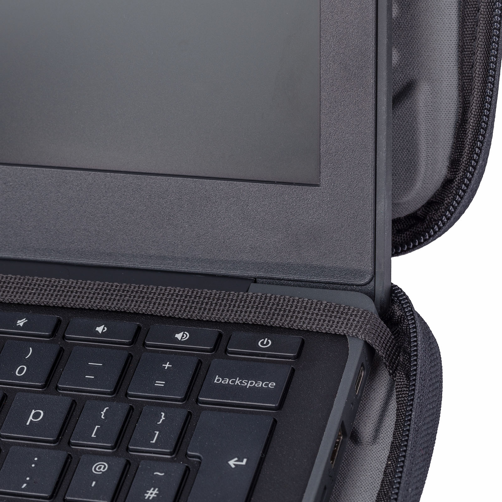 Techair TAE4802 Meet the ultimate 11-12” Chromebook case – it's like a work-in style superhero! Fasten it with secure screen clips, protect with EVA panels, and – image 7
