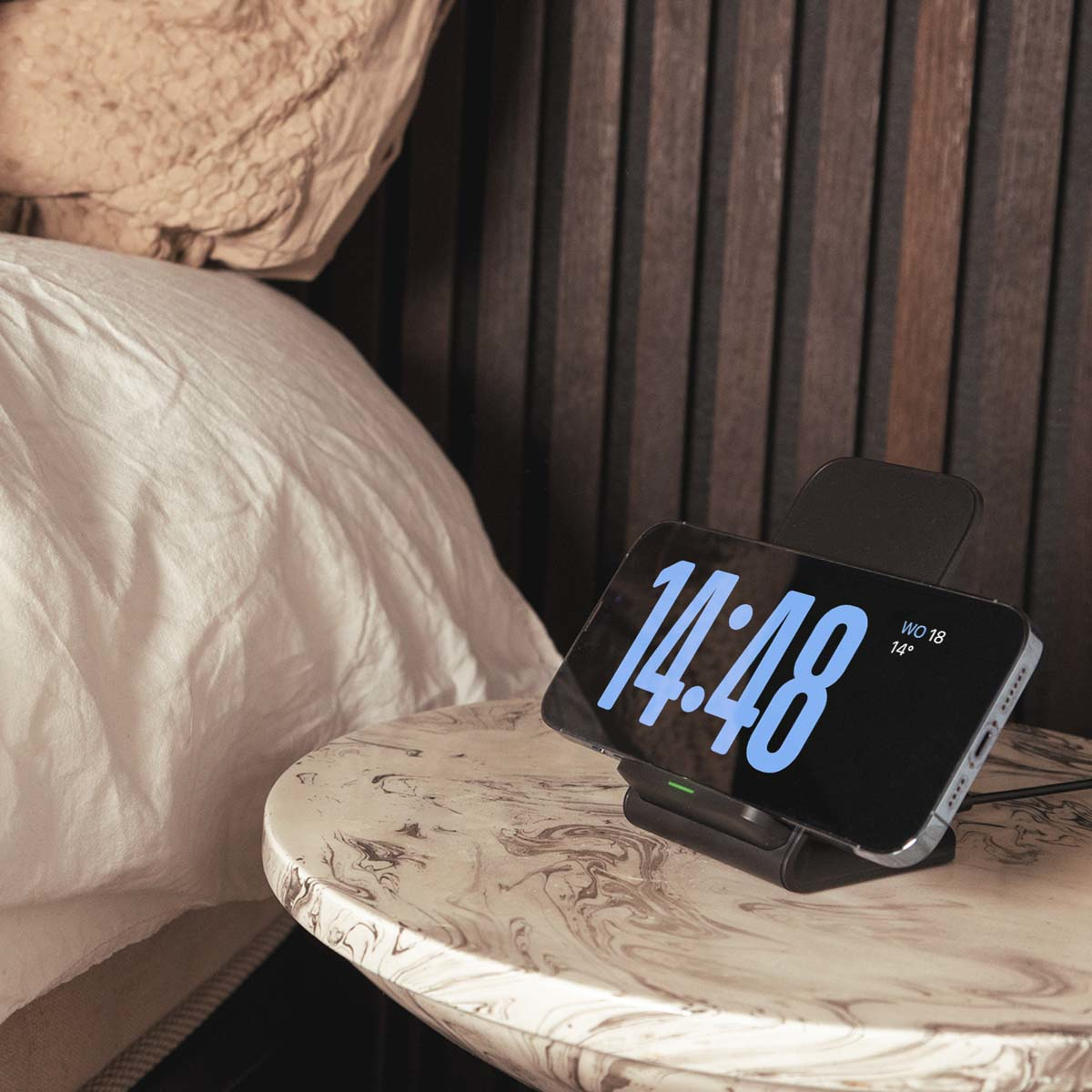 Accezz WIRELESSCHARGER44634001 mobile device charger Smartphone Black USB Wireless charging Indoor – image 3