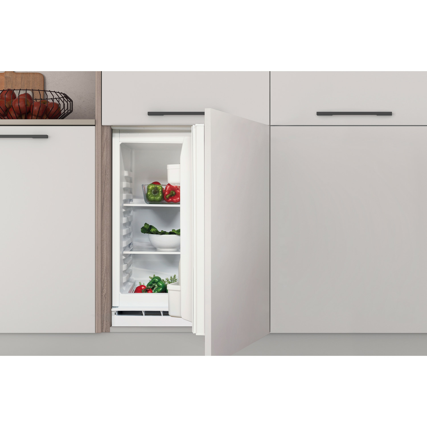 Indesit INBUL011.UK fridge Built-in – image 6