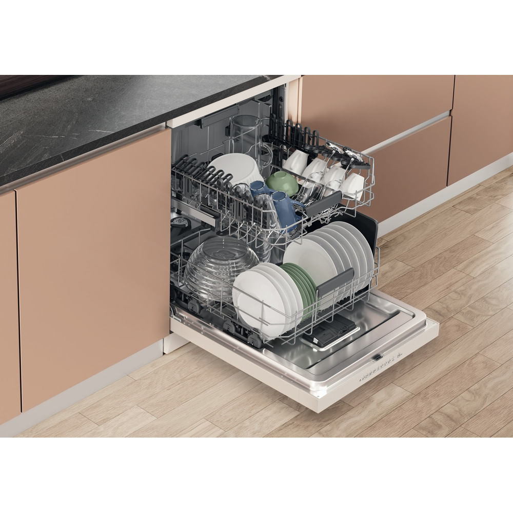 Hotpoint MaxiSpace Freestanding Dishwasher H7FHS51WUK – image 6